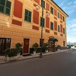 330 - Lord Nelson Chiavari, A Due Passi Dal Mare 3 *