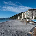 330 - Lord Nelson Chiavari, A Due Passi Dal Mare 3 Appartement *