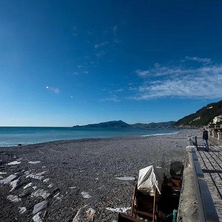 330 - Lord Nelson Chiavari, A Due Passi Dal Mare 3 *